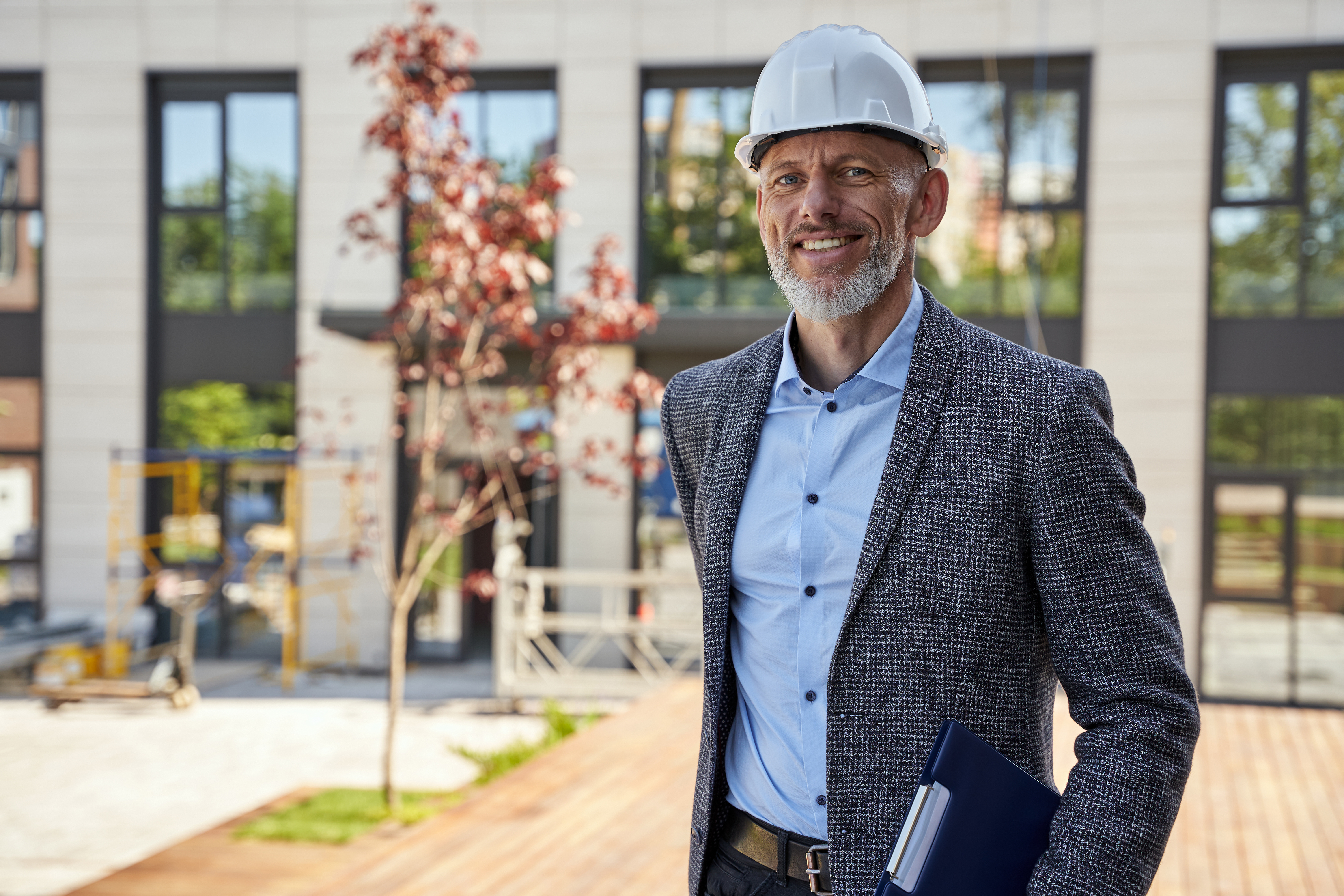 Certificeret byggesagkyndig med clipboard